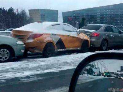 В Москве столкнулись десятки автомобилей