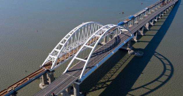 Крымский мост закрывают: что происходит