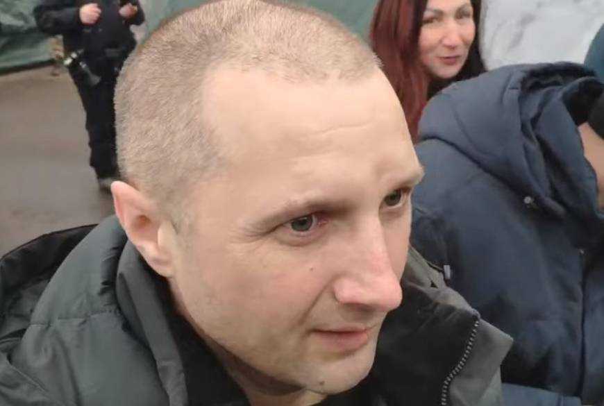 Били и пытали: шокирующий рассказ освобожденного из плена украинца