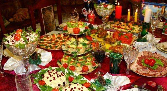 Стало известно, сколько украинцы потратили на новогодний стол