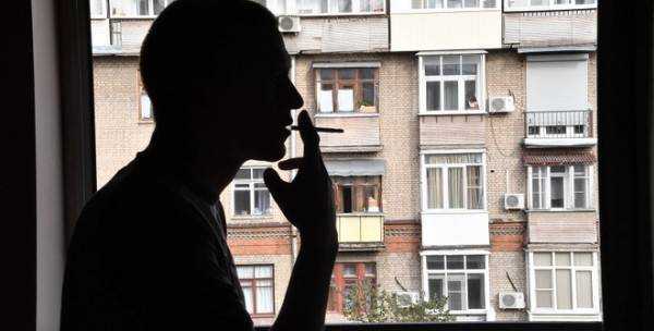 Украинцы больше не будут курить на балконах