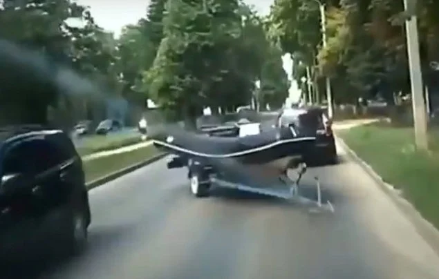 ДТП в Харкові: катер протаранив машину