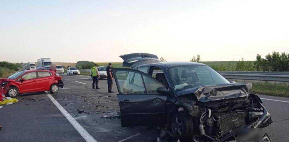 В Одеській області зіткнулися три автомобілі: постраждали двоє дітей