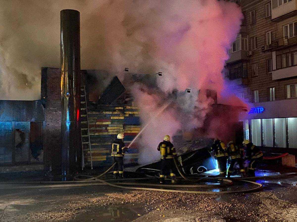 У центрі Києва згорів ресторан