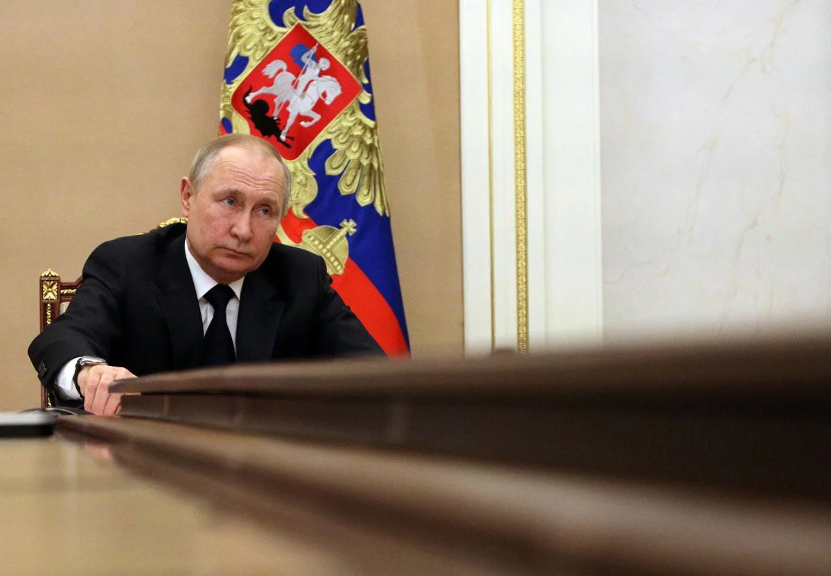 Путин продолжает загонять россиян в стойло: ввоз импортных ноутбуков будет под запретом