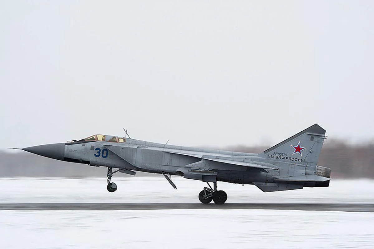 На аэродроме в Беларуси, где расположены российские самолеты, прозвучали взрывы – СМИ