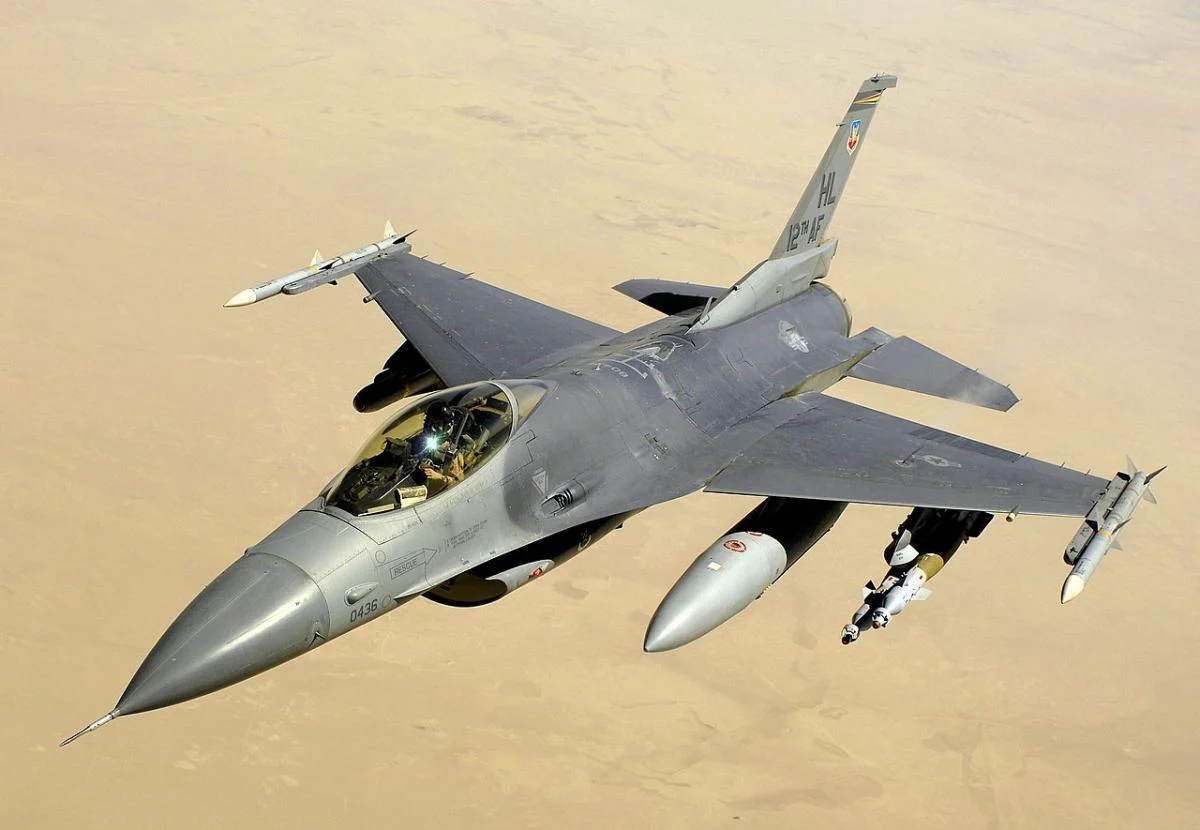 Польша не даст Украине F-16: Дуда назвал причину