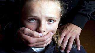 В Днепропетровской области мужчина развращал 9-летнюю девочку
