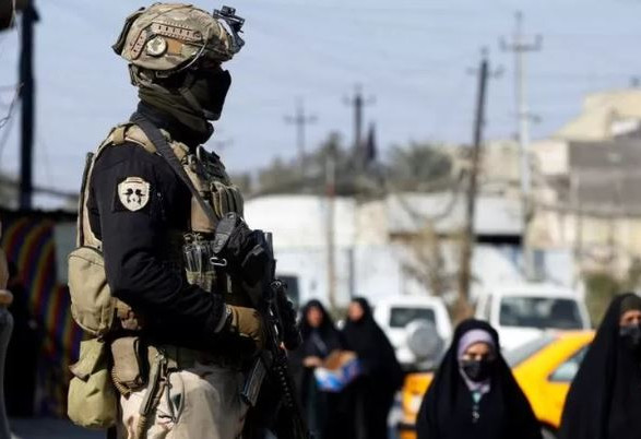 Минимум 9 полицейских погибли в результате взрыва и перестрелки в Ираке