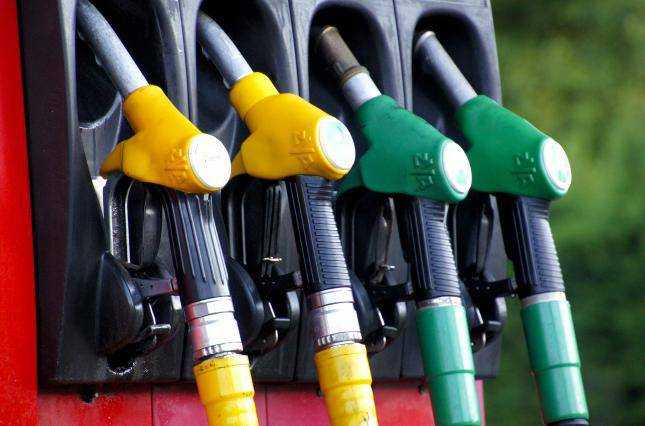 Цены на бензин и дизтопливо продолжают снижаться