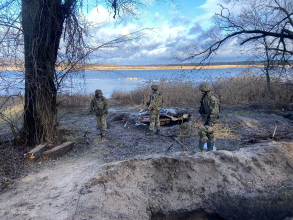 Шли на рыбалку: в Харьковской области на мине подорвались мужчина с 7-летним сыном