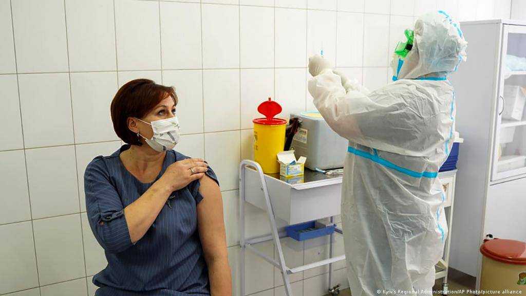 В Україні за добу вакцинували 15 тисяч осіб