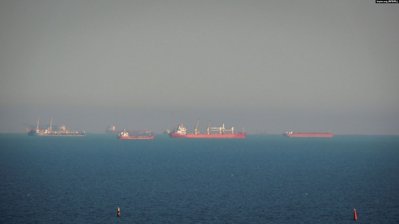 ЗМІ: біля Керченської протоки - велике скупчення кораблів