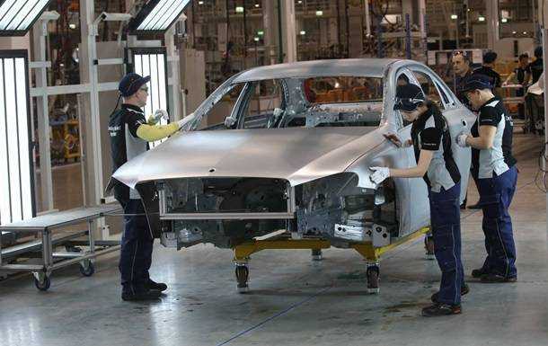 Mercedes-Benz открыл завод в России