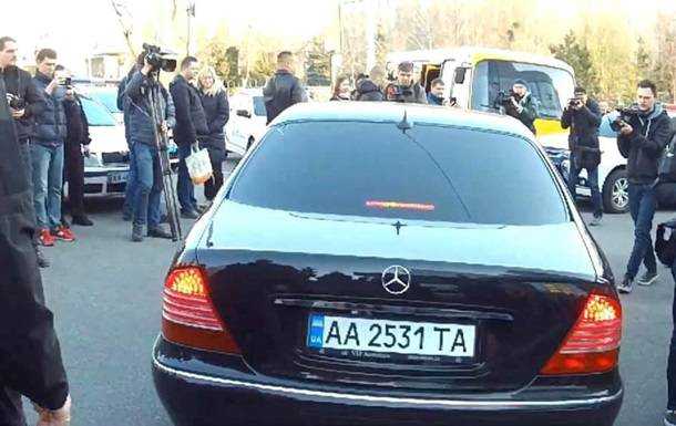 Зеленский приехал на анализы на бывшем авто Коломойского - нардеп