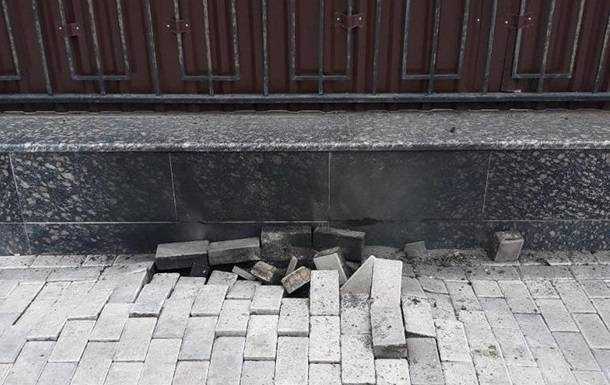 В Киеве возле российского посольства произошел взрыв