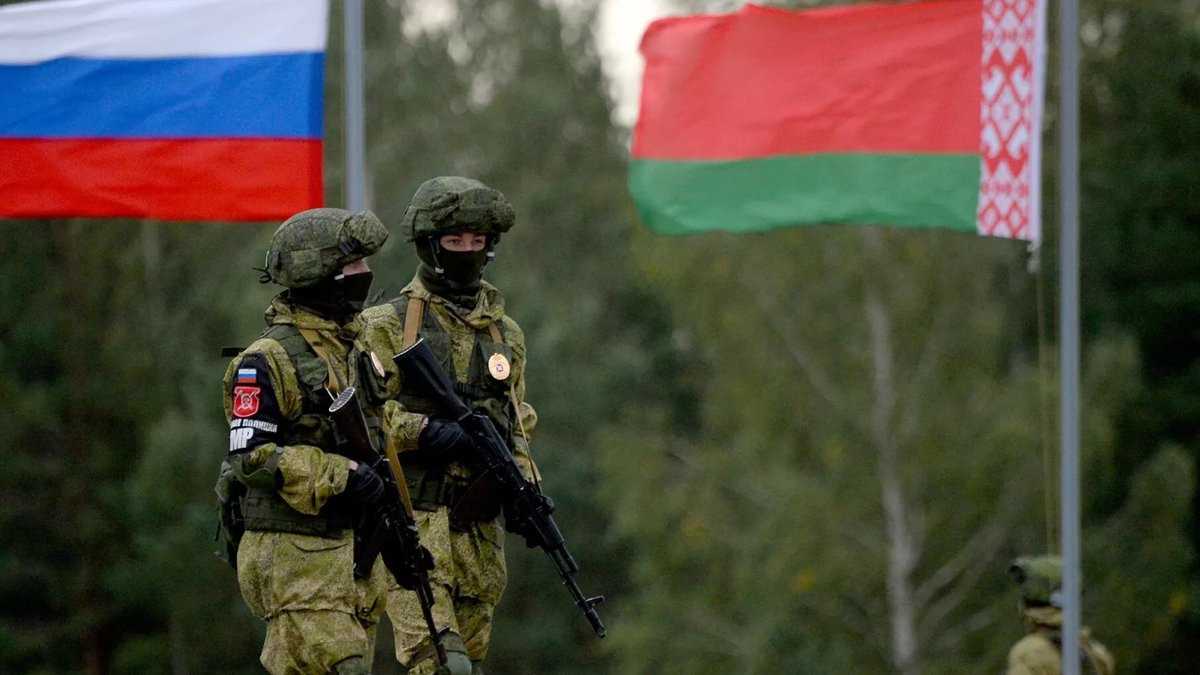На тероторії Білорусі перебувають близько 1000 російських військових - ЗСУ