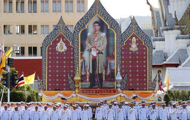 У Таїланді коронували Раму Х