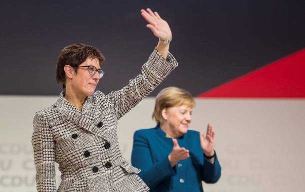 Преемница Меркель отказалась от поста канцлера