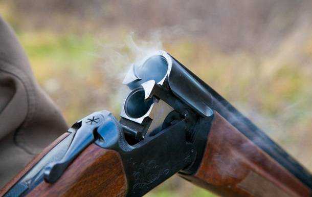 На Львовщине пенсионер открыл стрельбу по полицейским