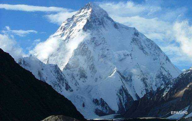 На Эвересте в мае погибли шесть альпинистов