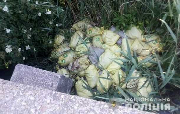 В Харьковской области нашли 150 мешков с мертвыми курами