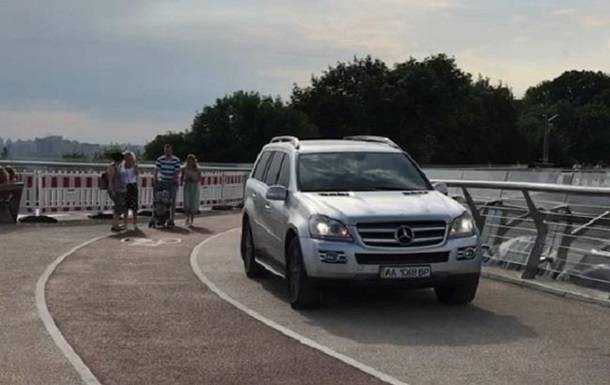 Полиция рассказала о водителе авто, выехавшего на "мост Кличко"