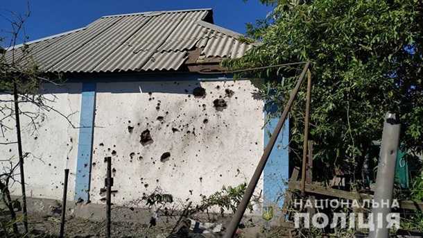 Сепаратисты обстреляли Авдеевку: повреждены четыре дома