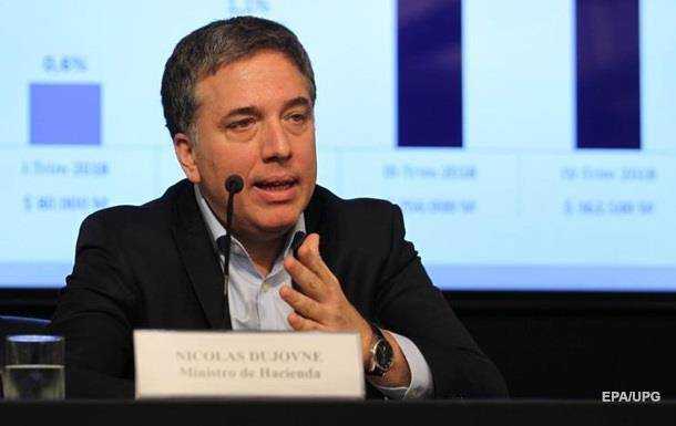 Министр финансов Аргентины увольняется из-за обвала песо