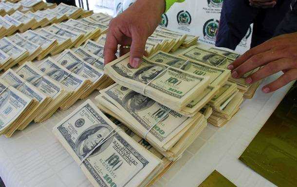 Украинцы увеличили покупку валюты