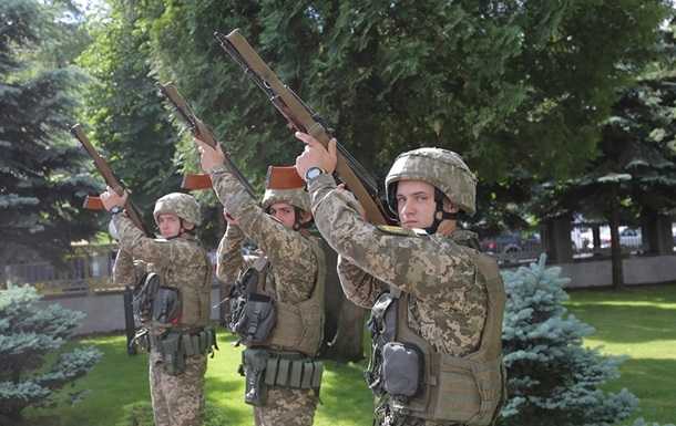 В Украине упразднили прапорщиков