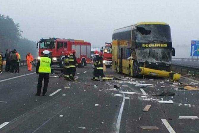 В Польше автобус с украинцами «влетел» в легковушку