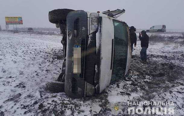 В Запорожской области перевернулась маршрутка с пассажирами