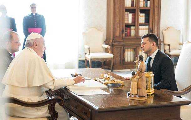 Президент В.Зеленский попросил Папу помочь освободить пленных