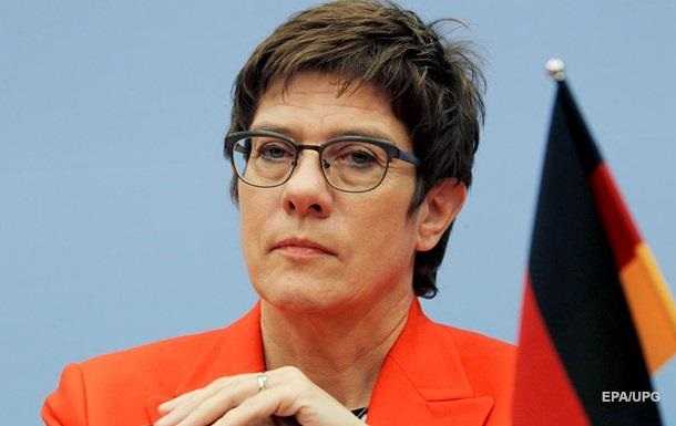 Канцлер Германии  ответила на решении Крамп-Карренбауэр не выдвигаться в канцлеры