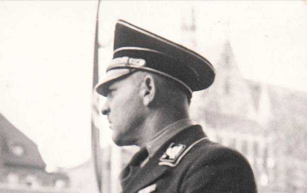 На аукцион выставили неизвестные фото Адольфа Гитлера
