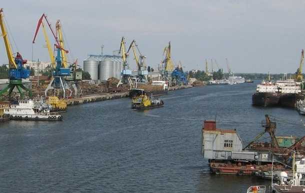В Крыму из-за санкций массово сократят работников портов