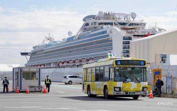 В Японии лайнер Diamond Princess покинули первые 500 пассажиров