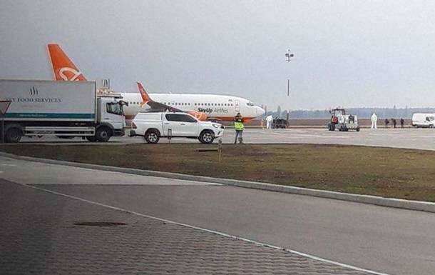 В Киевском  аэропорту Борисполь приземлился самолет из Уханя
