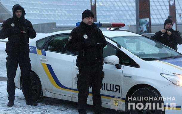 На Киевщине мужчина открыл стрельбу по полицейским