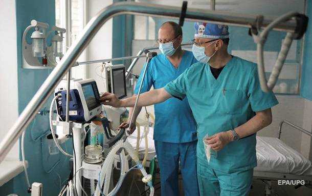 Украина отправила 20 медиков в Италию