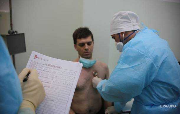 Беларусь признала, что в стране 300 инфицированных COVID-19 медиков