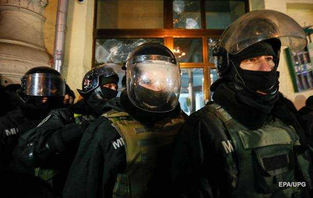 Экс-"беркутовцу" сообщили о подозрении за разгон Евромайдана