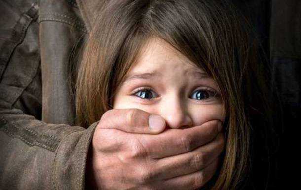 В Каменском мужчина изнасиловал двух девочек