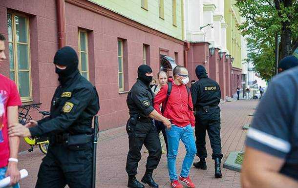 В Минске задержали 50 человек у здания КГБ