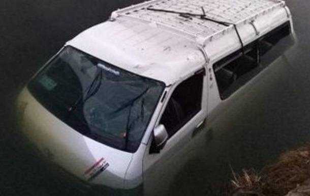 В Египте микроавтобус с пассажирами утонул в канале