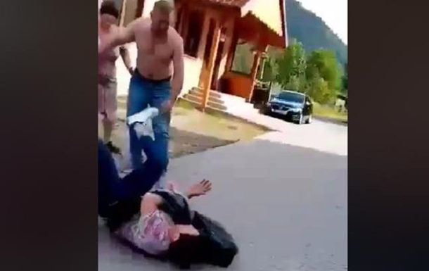 На Львовщине депутат ударил женщину в лицо