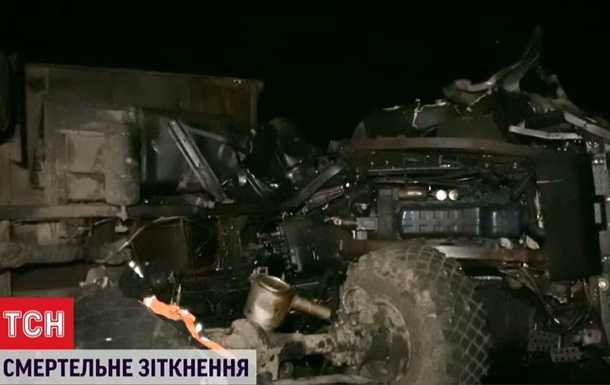 В Кировоградской области два человека погибли в ДТП с военным грузовиком