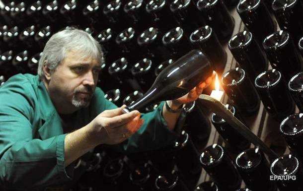 Цена на игристое вино в Украине повысилась