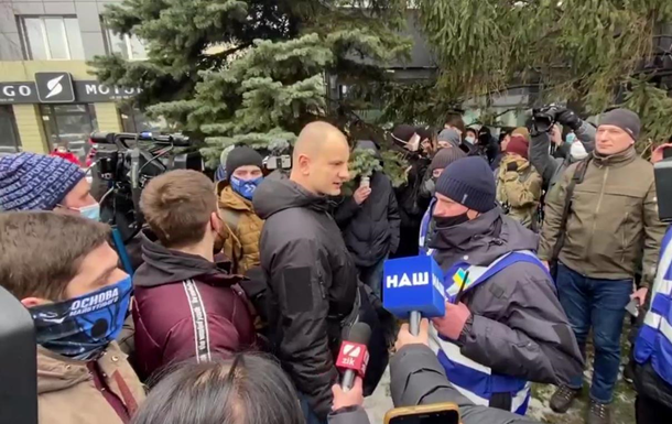 В Киеве возникли потасовки у телеканала